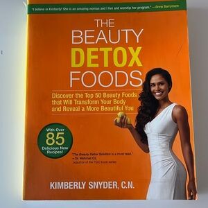 Book Beauty Detox Foods, Kimberly Snyder Nutritionist, health vegan foods, yoga
